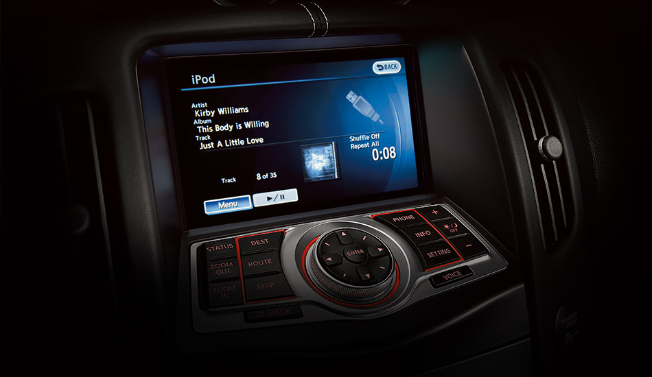 2018-nissan-370z-roadster-ipod-integration