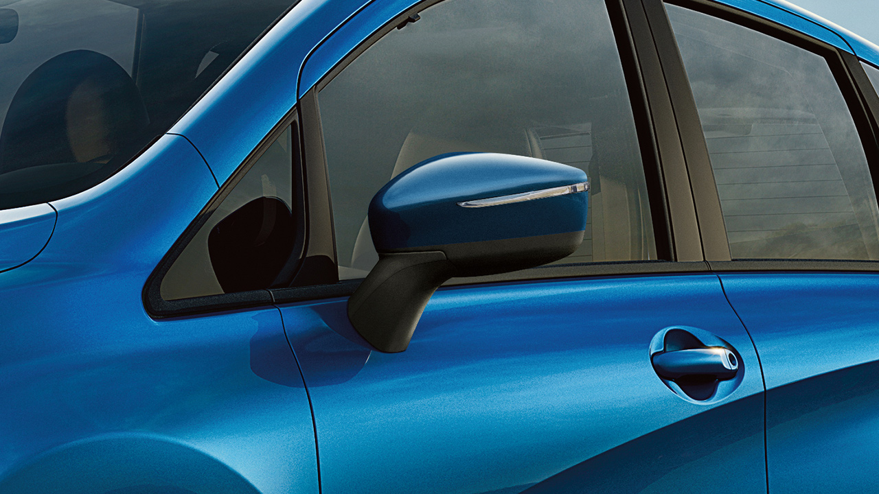 2017-nissan-versa-note-side-mirrors-1
