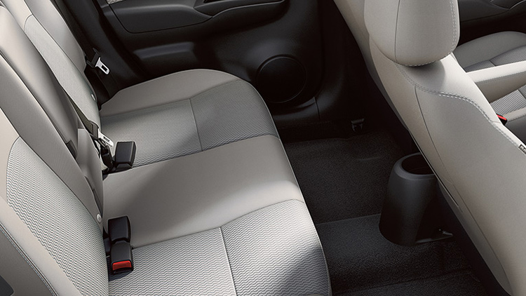 2017-nissan-versa-note-rear-seats-1