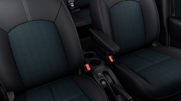 2017-nissan-versa-note-interior-seats-1