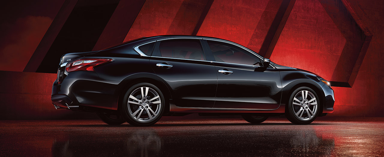 2017-nissan-altima-exterior-super-black-narrow