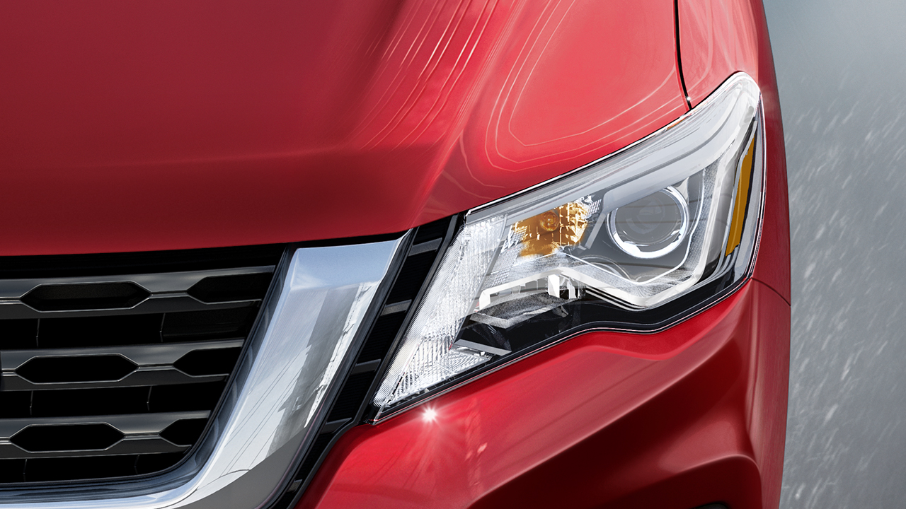 2017-nissan-pathfinder-led-headlights
